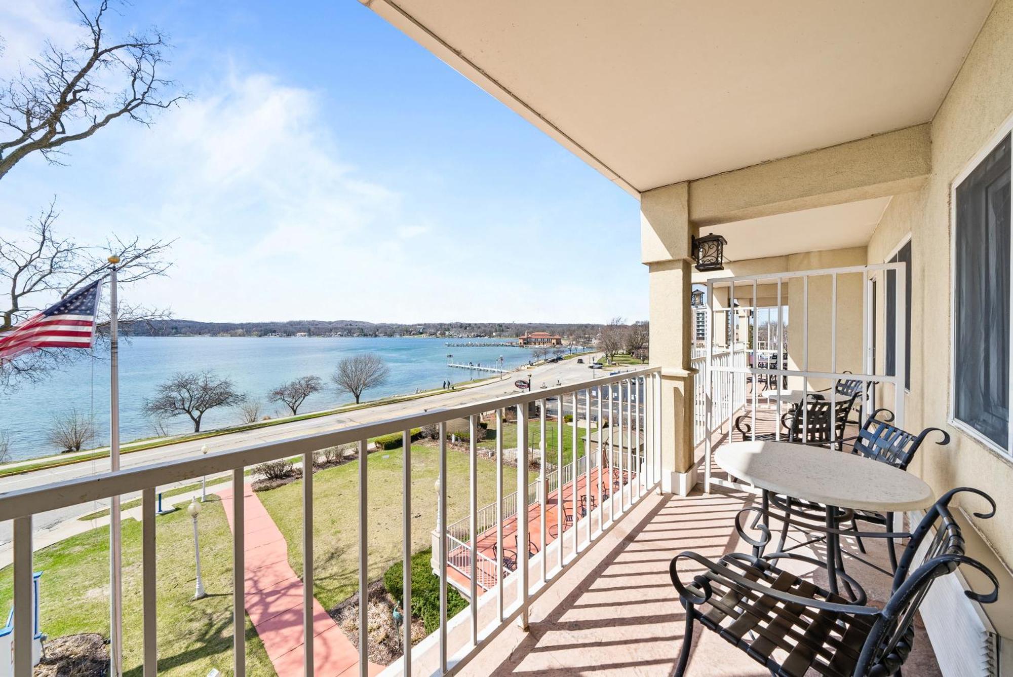 Bella Vista Suites Lake Geneva Exterior foto