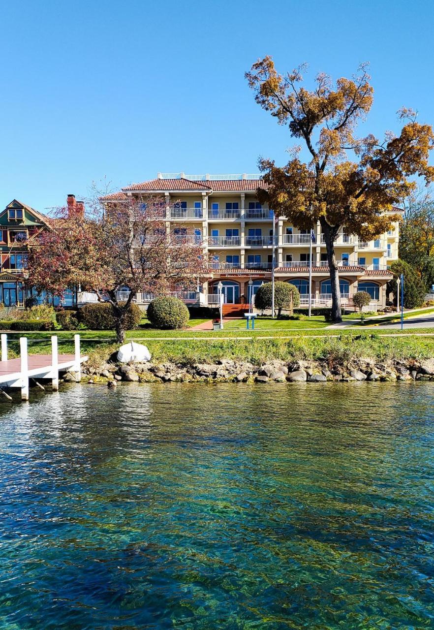 Bella Vista Suites Lake Geneva Exterior foto